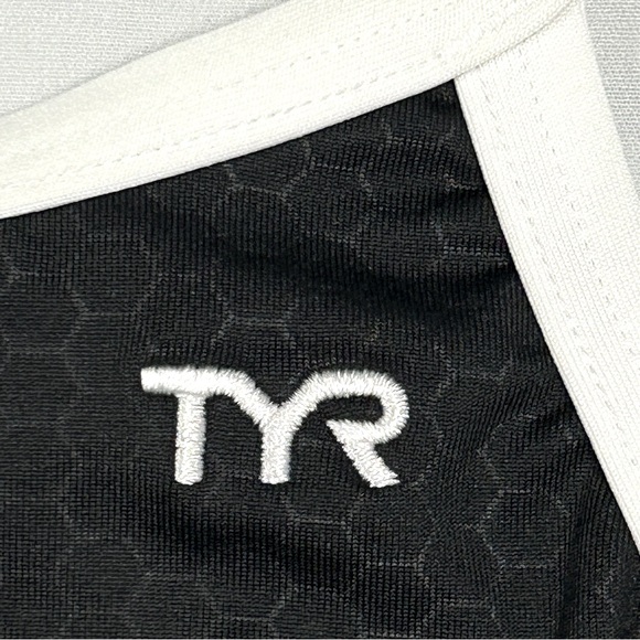 TYR Womens Diamond Fit Swimsuit Size 34 UPF 50 Pickerington High PHSN Black NWT - Picture 5 of 13